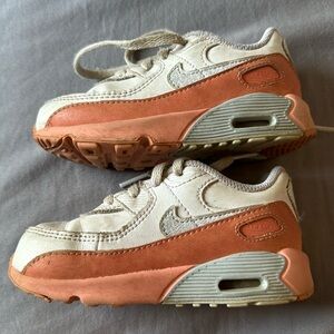 Nike Air Max Kids Size 8C- peach & white